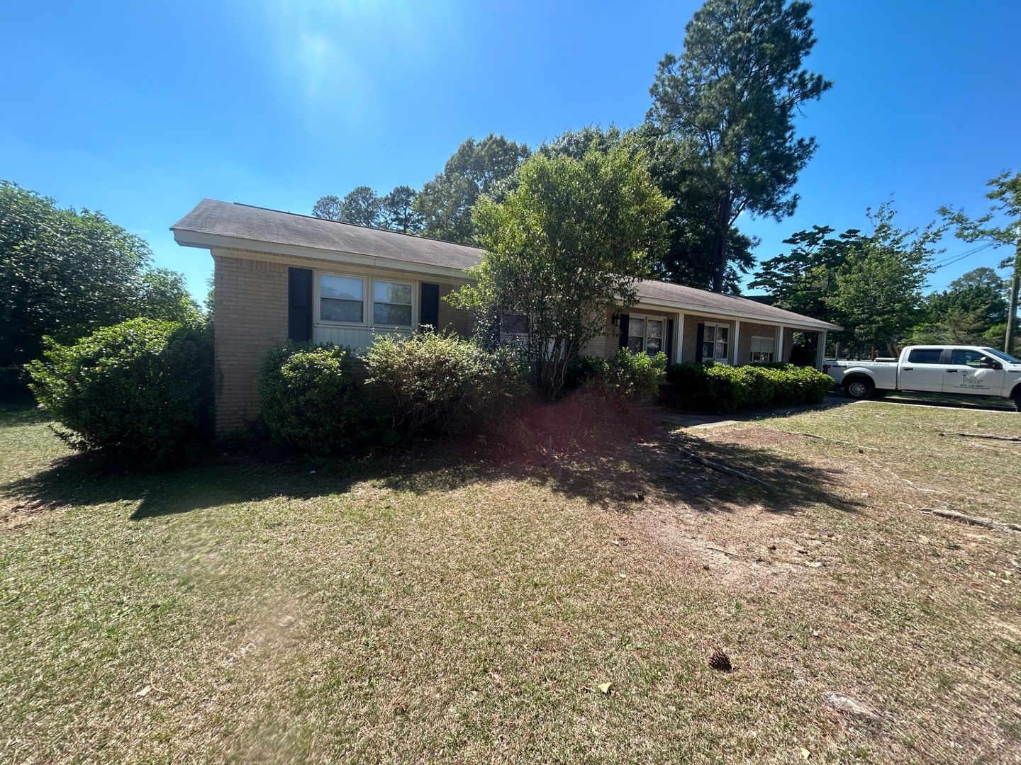 Columbia House: 1015 Walters Lane