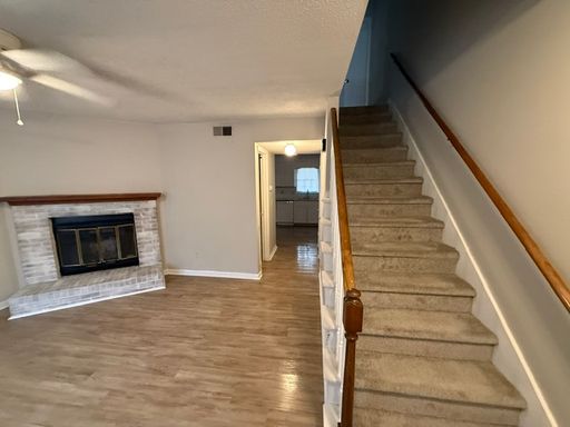 Listing photo thumbnail