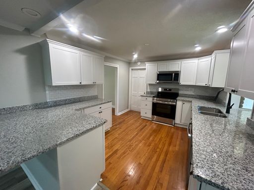 Listing photo thumbnail
