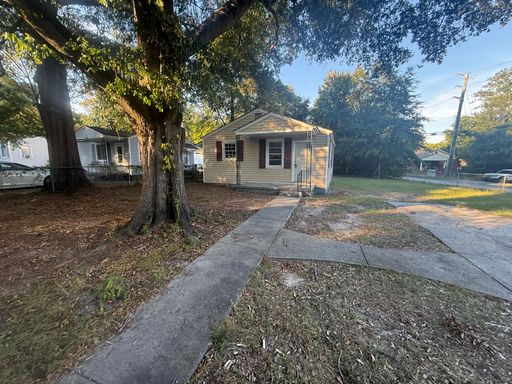 Listing photo thumbnail