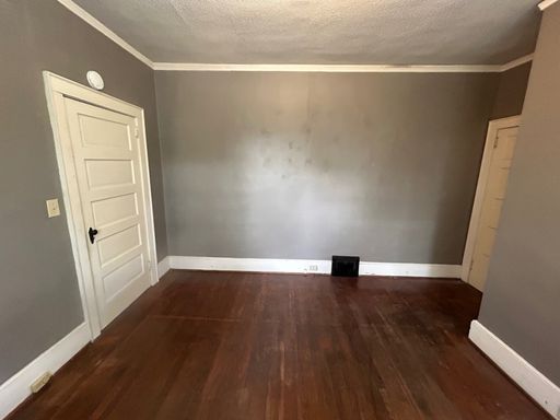 Listing photo thumbnail