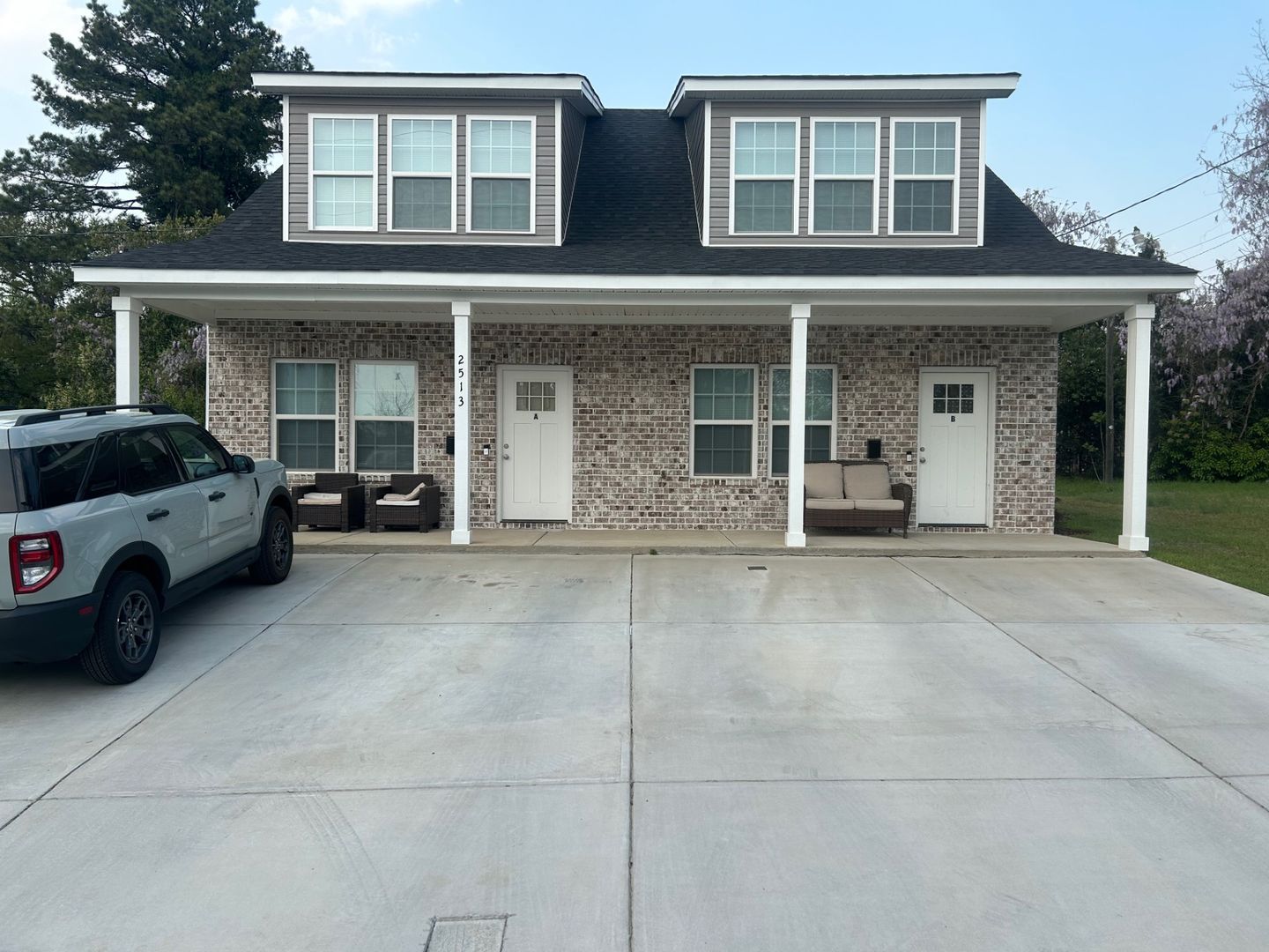 Columbia House: 2513-B Bratton Street