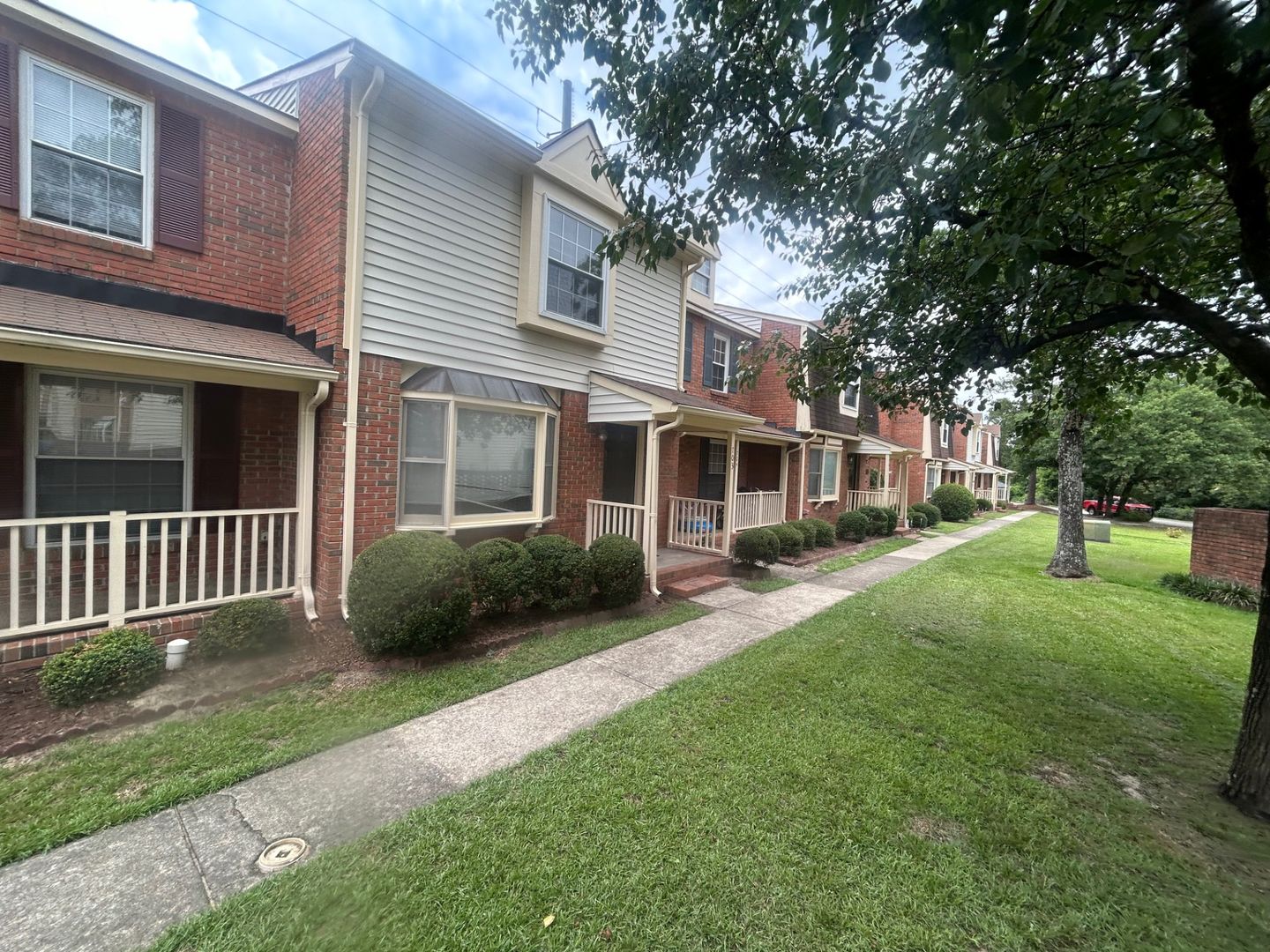 West Columbia Townhome: 940-702 Glenn St.