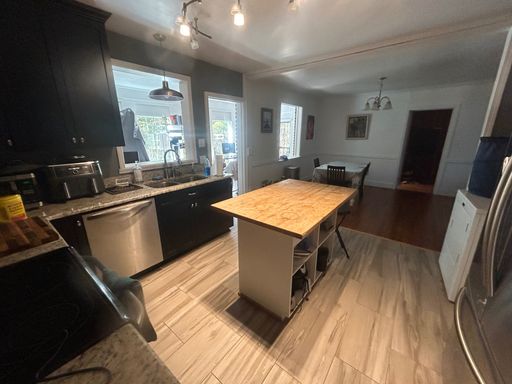 Listing photo thumbnail