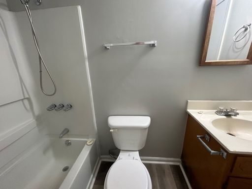 Listing photo thumbnail