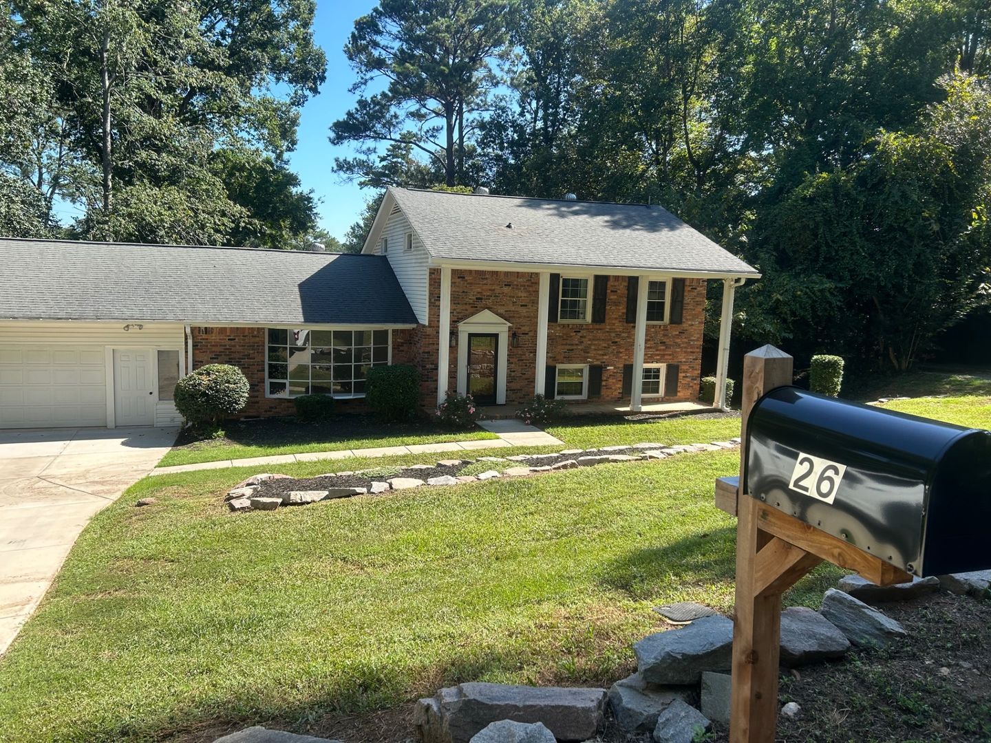 Columbia House: 26 Nob Hill Road