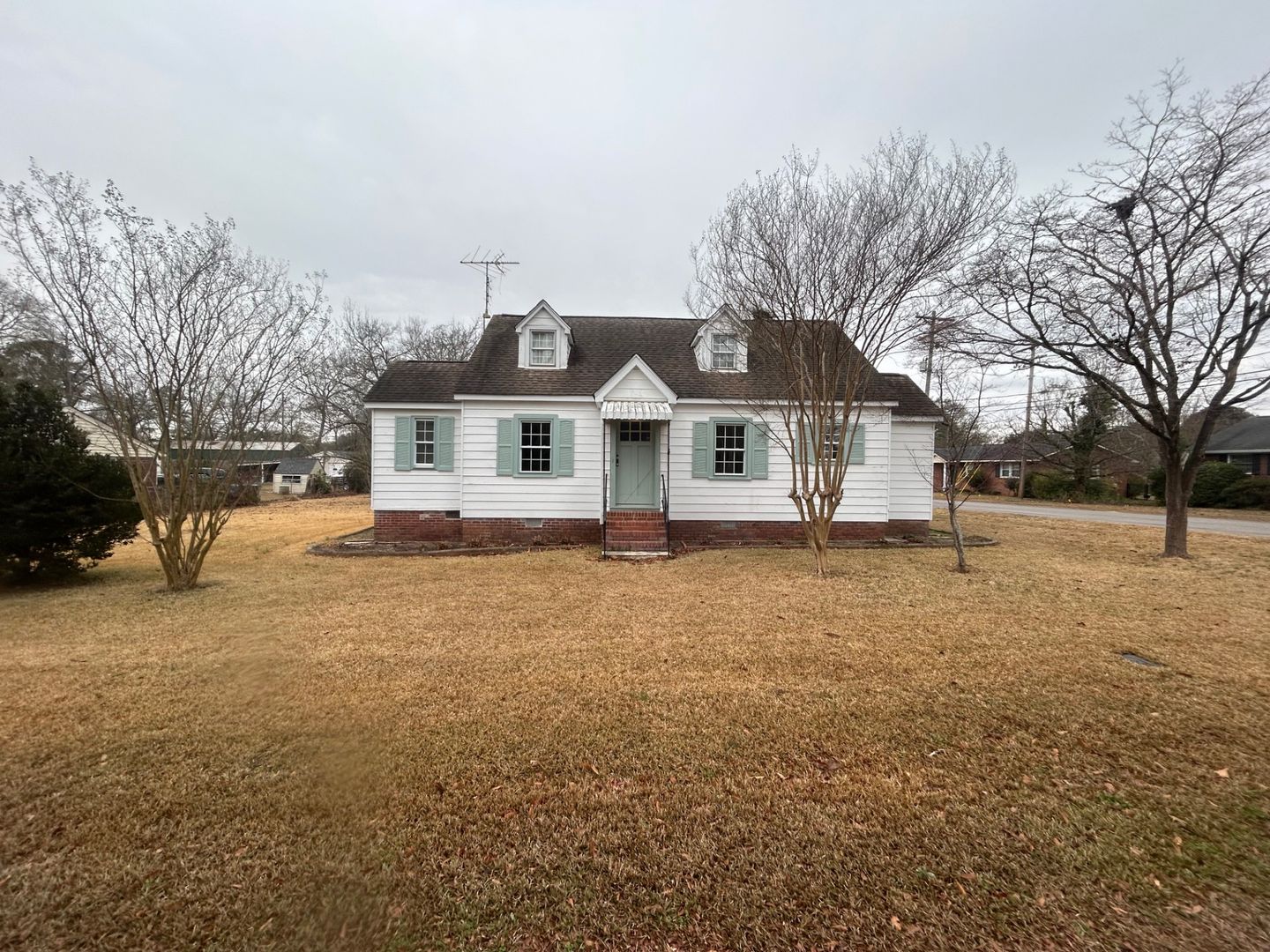 West Columbia House: 939 Central Drive