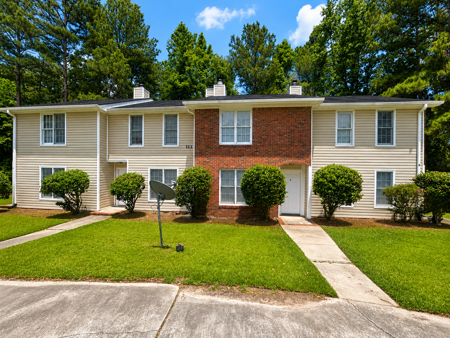 Columbia House: 113-C Manorwood Court