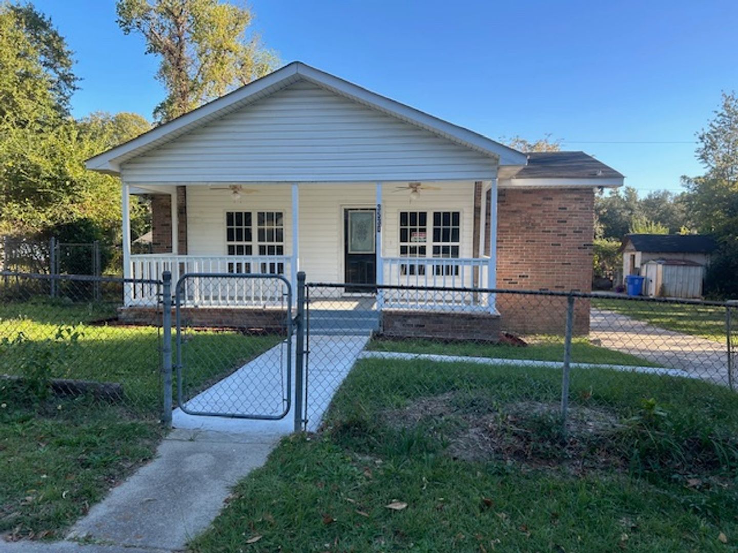 Columbia House: 3530 Beaumont Avenue