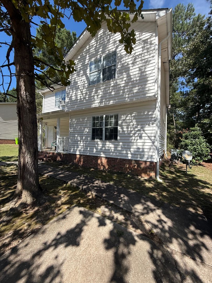 Columbia House: 208-B Wynn Way