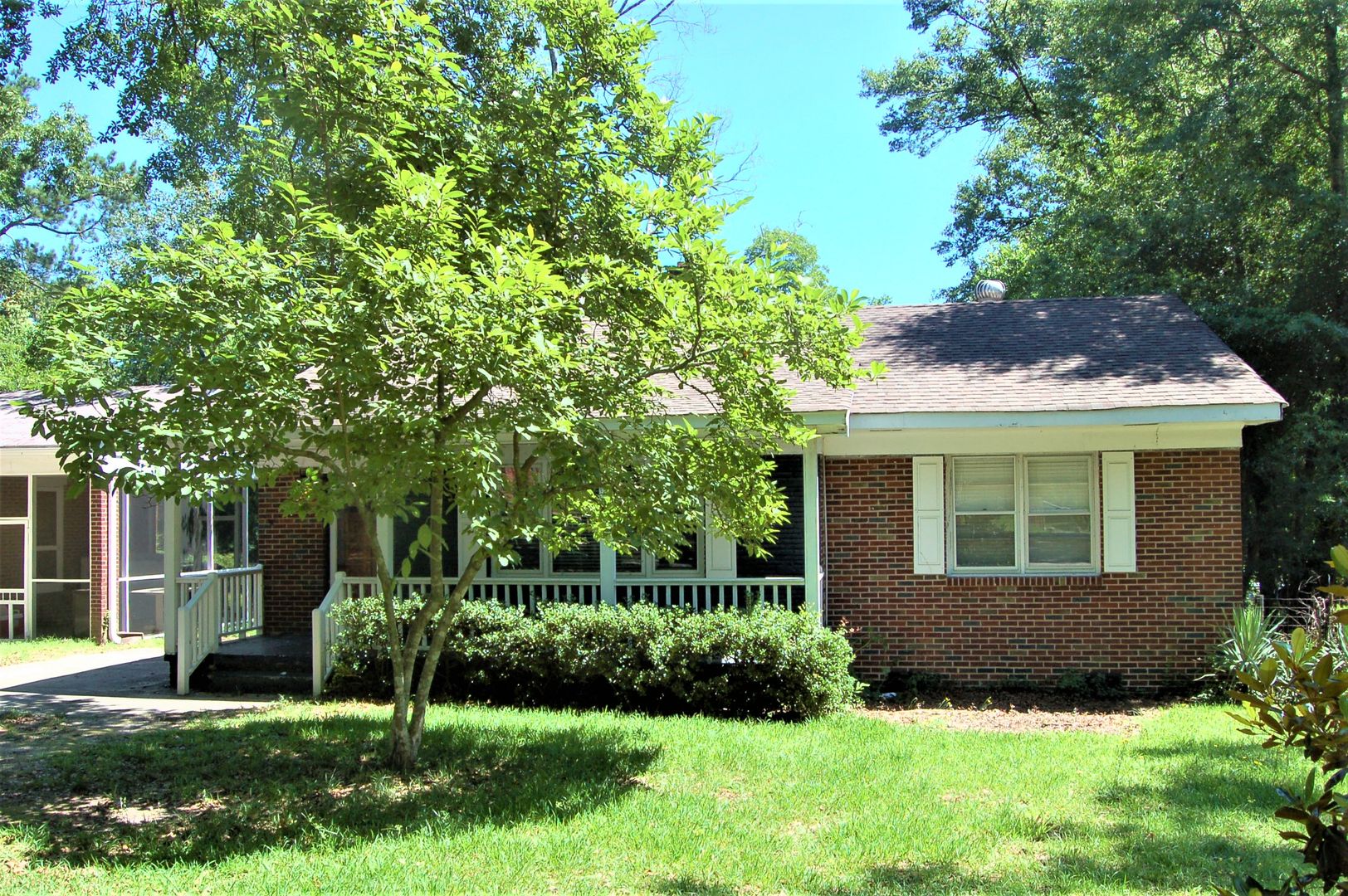Columbia House: 1020 Elm Avenue