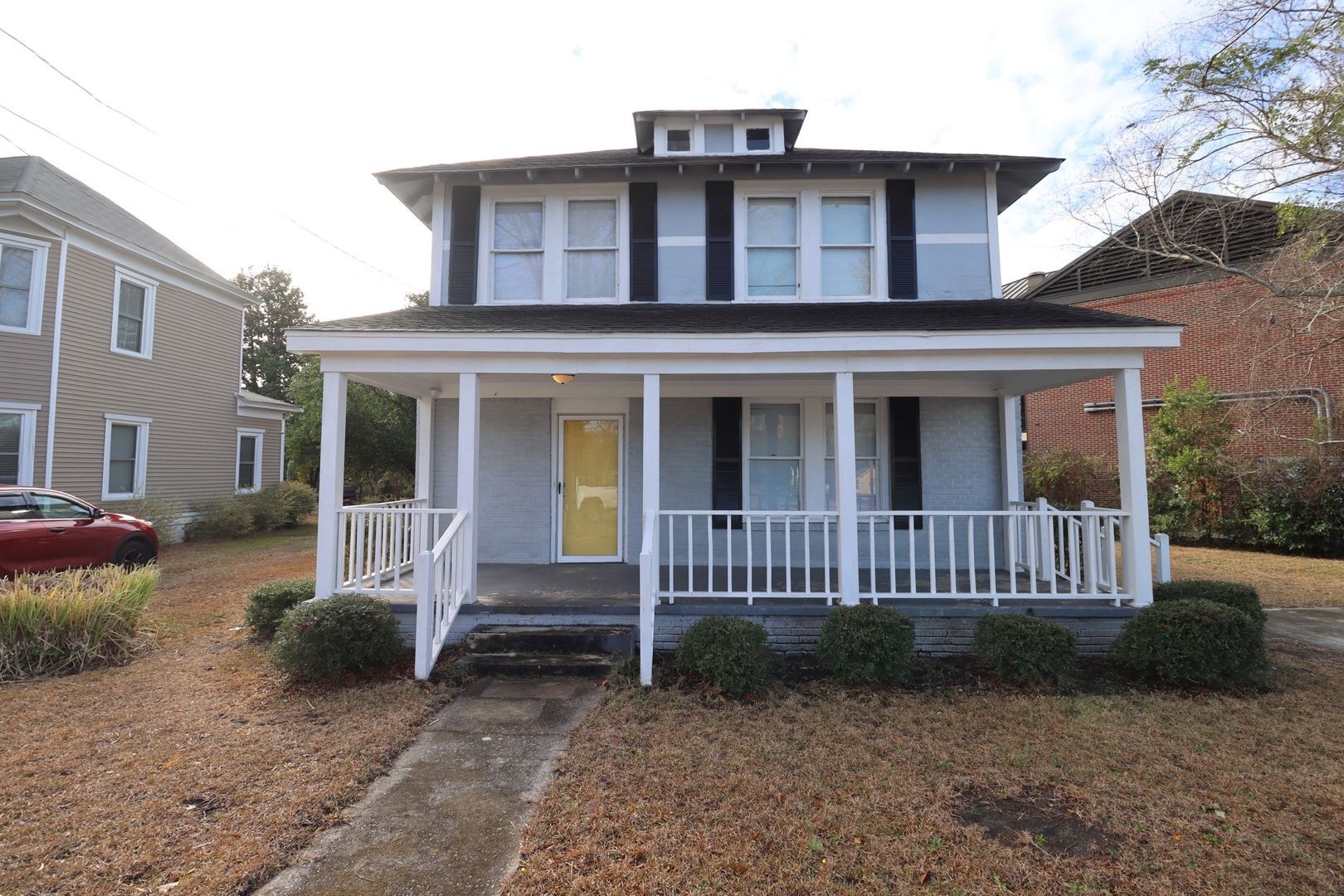 Columbia House: 4910 Colonial Drive