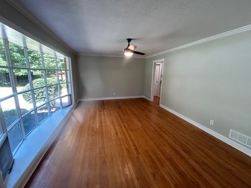 Listing photo thumbnail