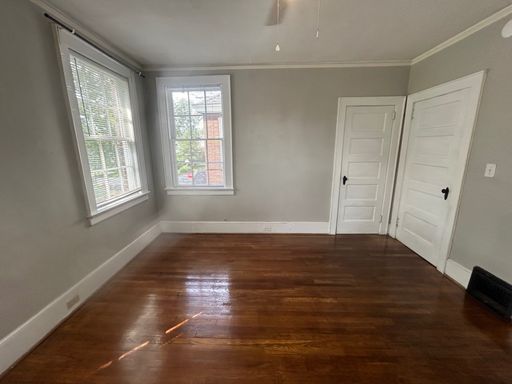 Listing photo thumbnail