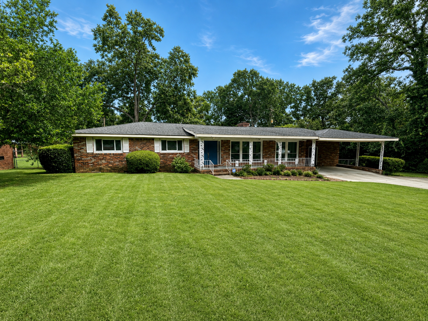 Spacious 3BR/2.5BA Home — 1614 Sandra Drive