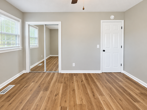 Listing photo thumbnail