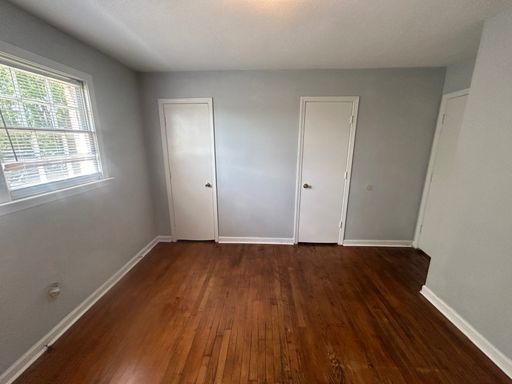 Listing photo thumbnail