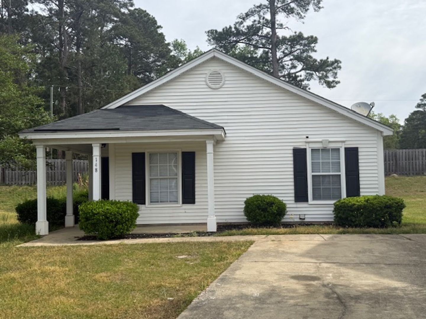 Columbia House: 148 Pine Mast Court