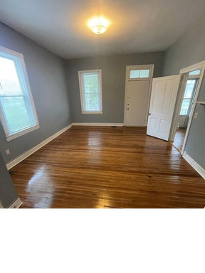 Listing photo thumbnail