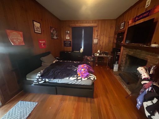 Listing photo thumbnail
