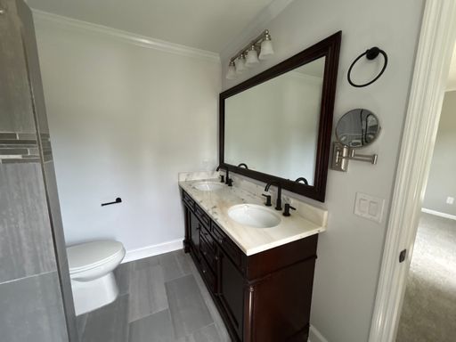 Listing photo thumbnail