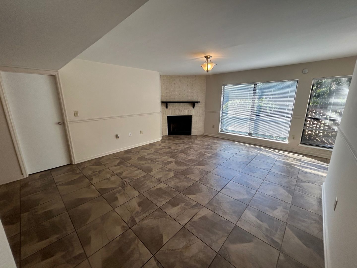 Columbia Apartment: 3609 Juneau Rd.