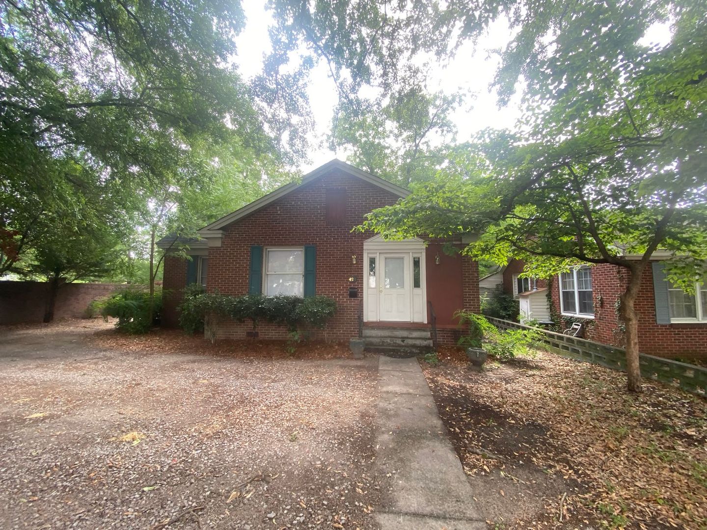 Columbia House: 424 South Holly Street