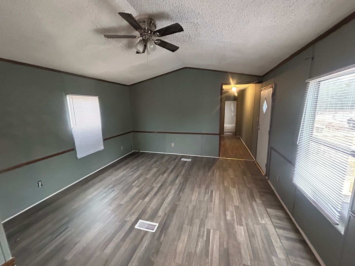 Lugoff House: 201 Williams Circle