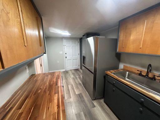 Listing photo thumbnail