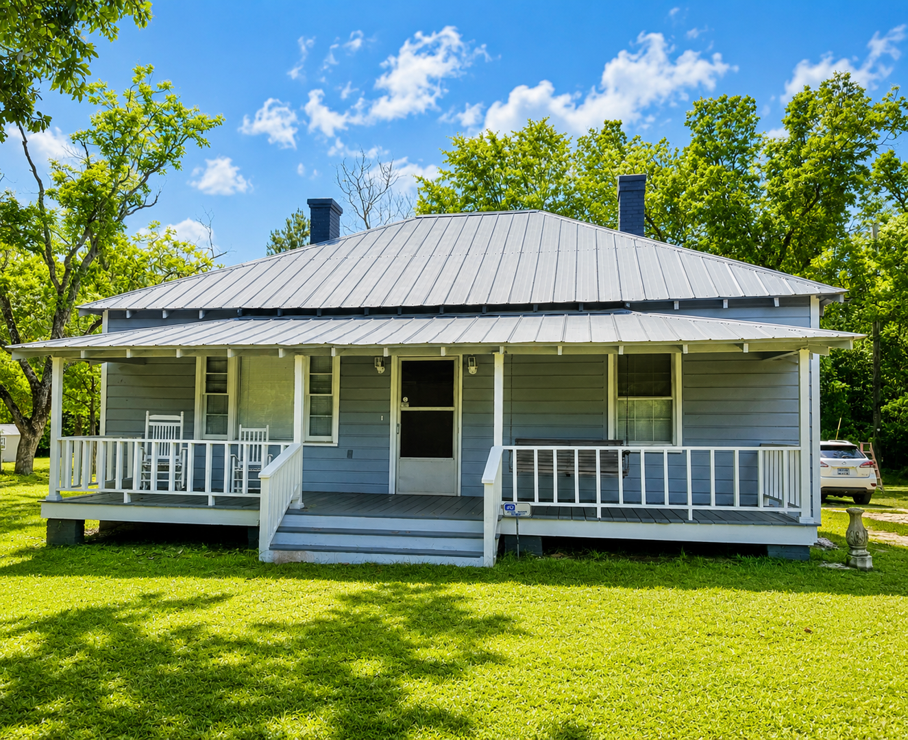 Columbia House: 916 North Brickyard Road
