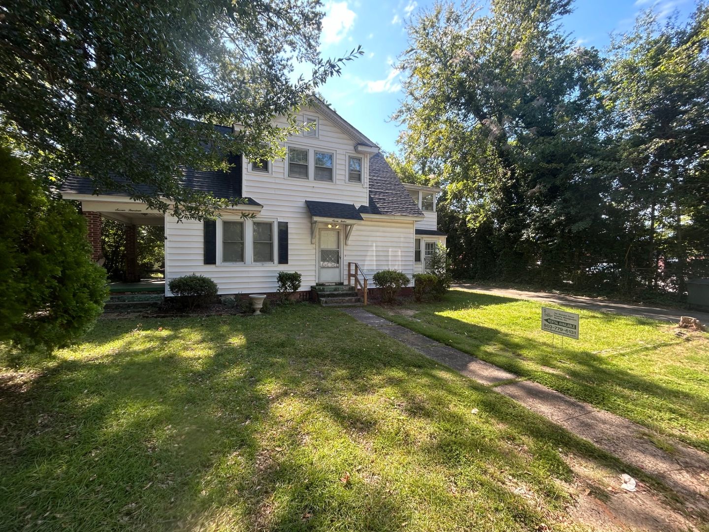 Columbia Apartment: 712 Brandon Ave.