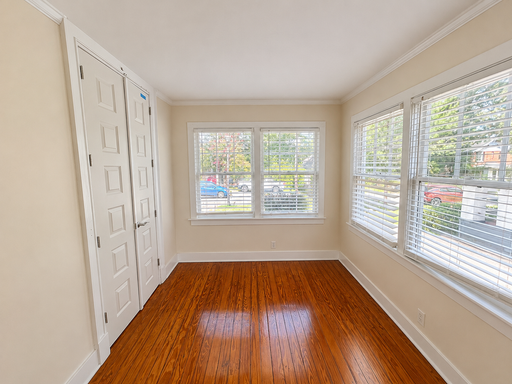 Listing photo thumbnail