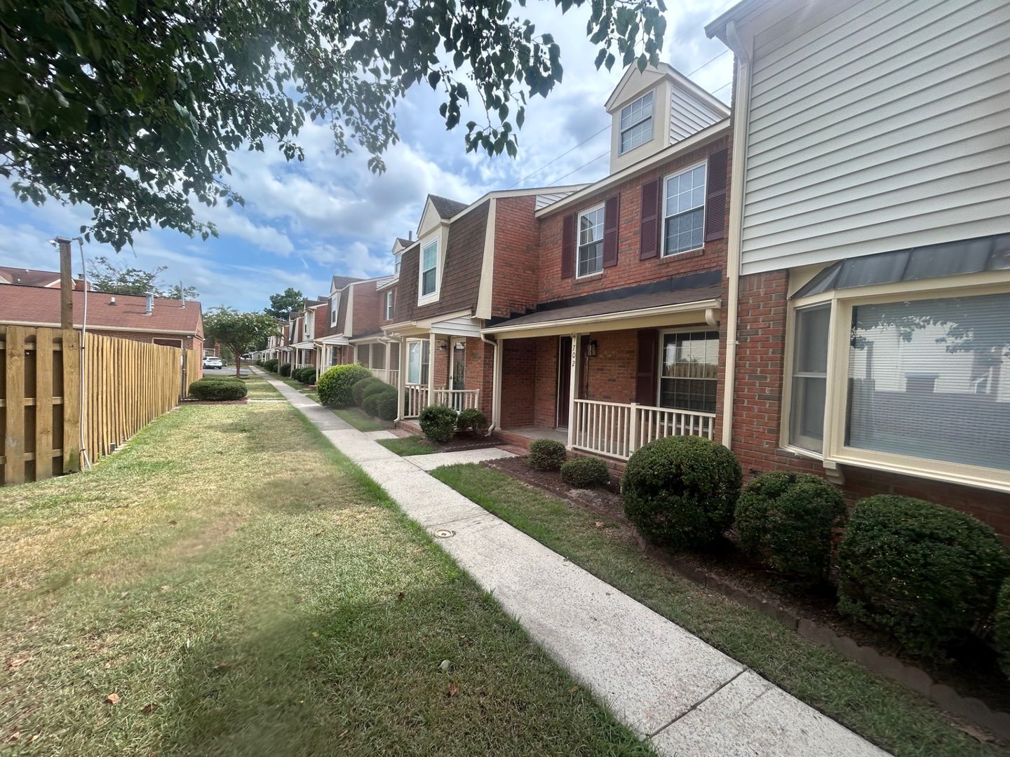 West Columbia Townhome: 940-703 Glenn St.