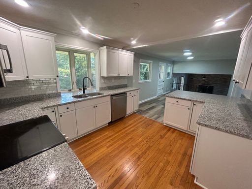 Listing photo thumbnail