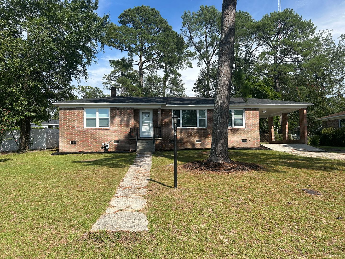 Columbia House: 3711 Kaiser Avenue