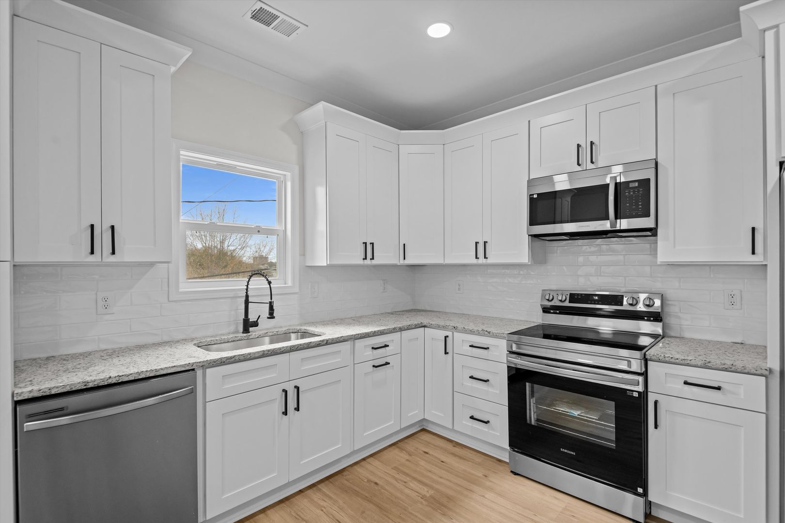 Columbia Apartment: 1318 House Street
