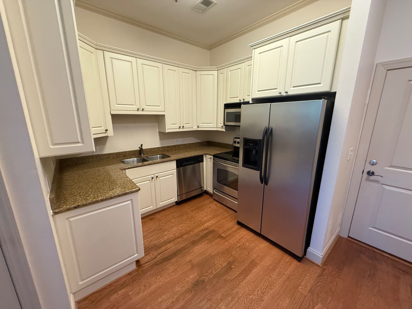 Columbia Condo: 705 Maple Street #F-206