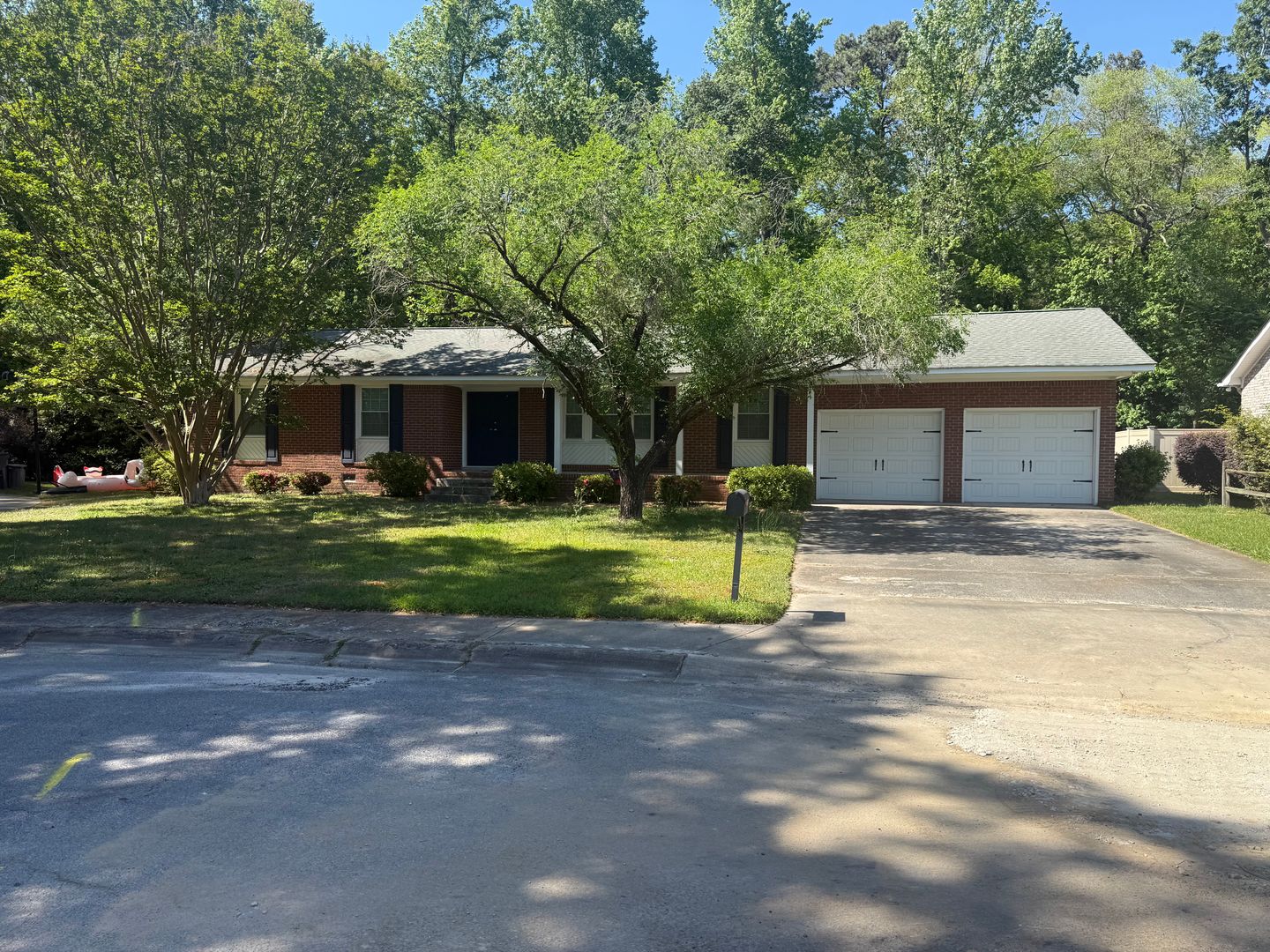 West Columbia House: 3220 Woodsen Circle