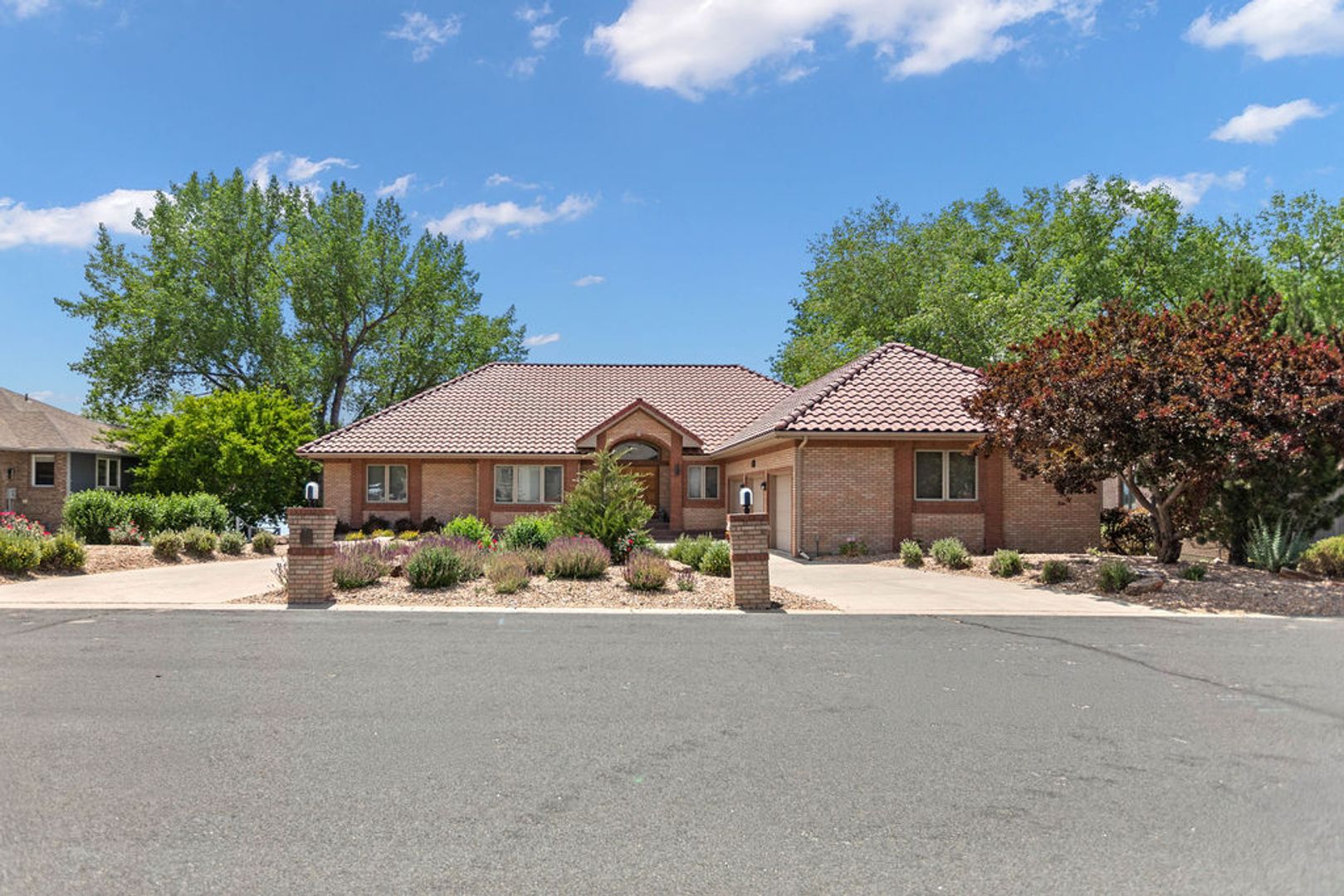 Loveland House: 3957 Valley Oak Drive