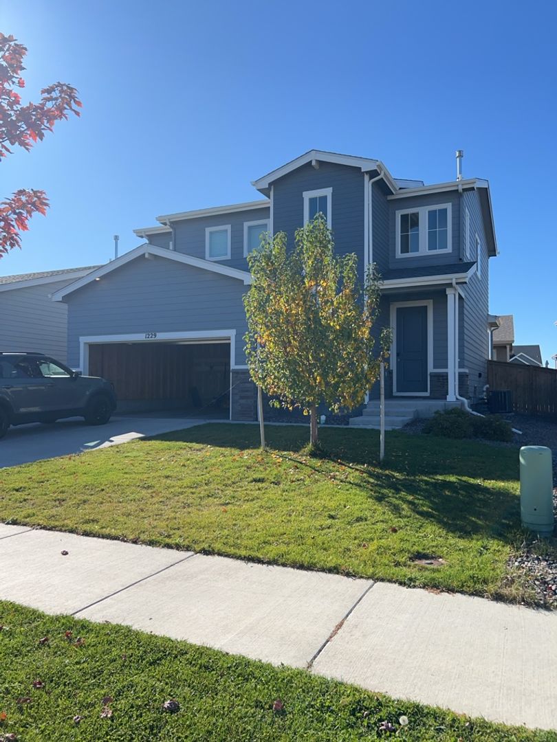 Greeley House: 1229 104th Ave Ct