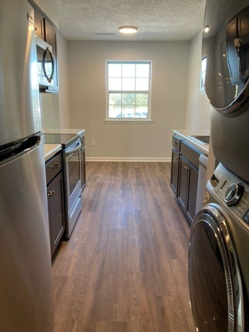 Delmar Apartment: 1 Juniper Drive