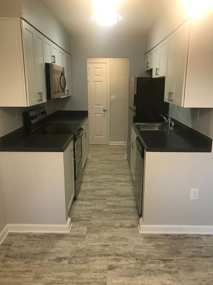 Delmar Apartment: 1 Juniper Drive