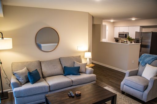 2 Bed 2 Bath Hawthorne conveniently located by clubhouse – photo 1