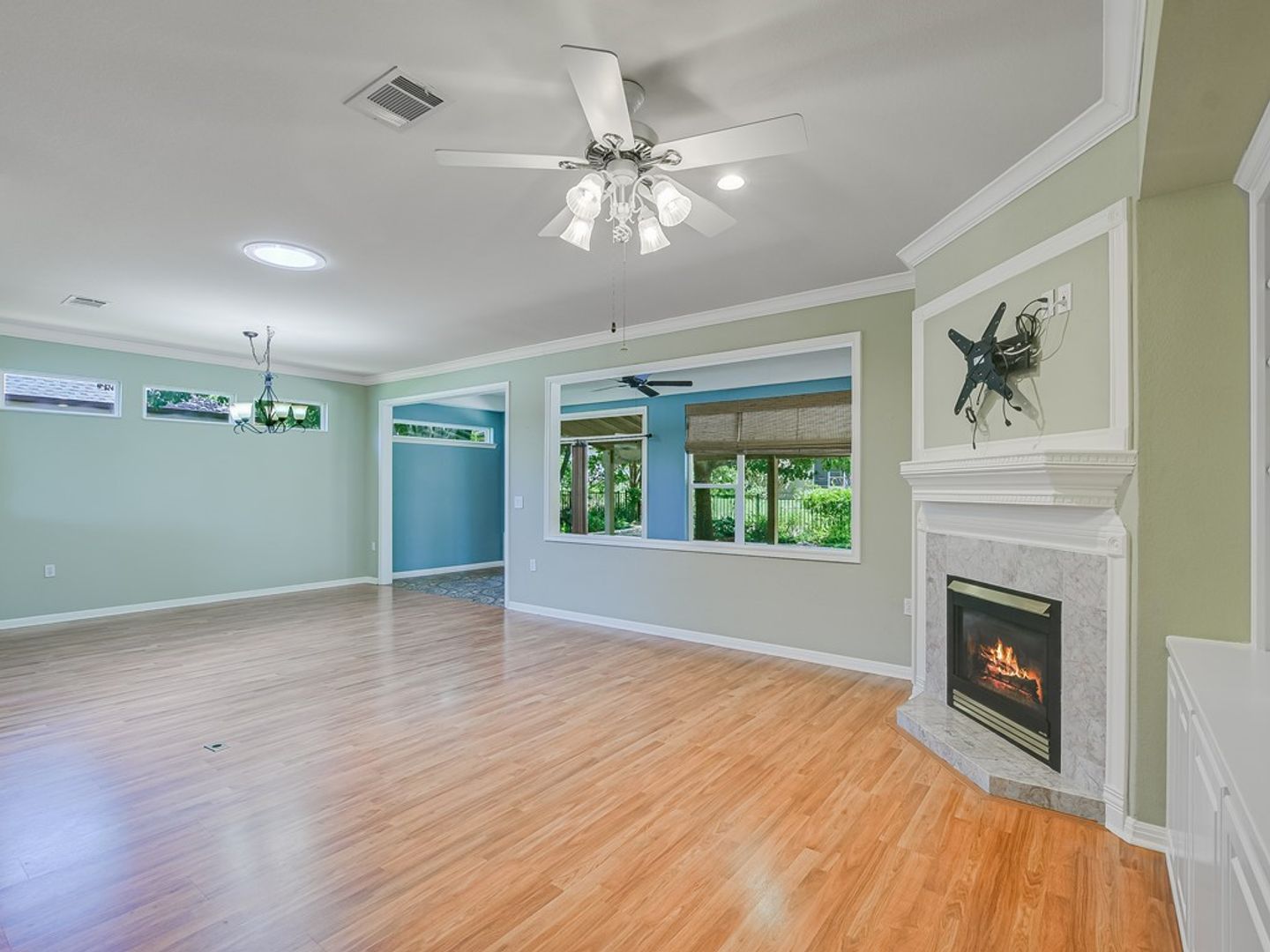 138 Dewberry Drive, TX 78633