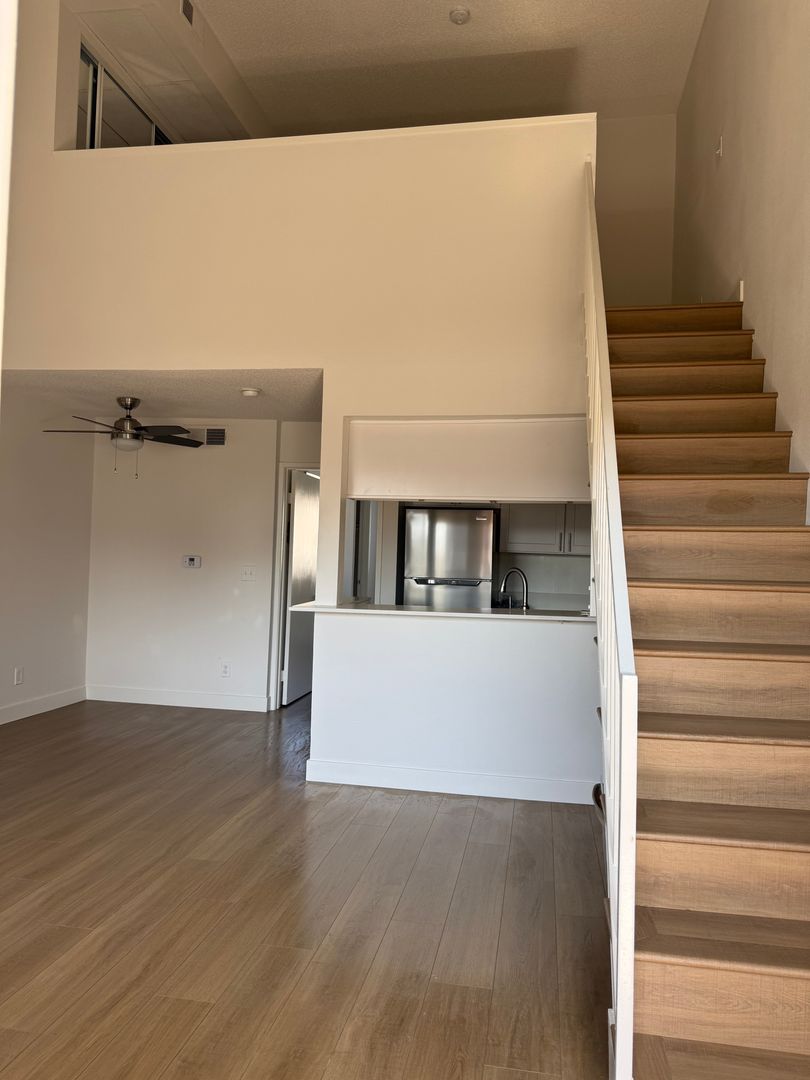 Los Angeles Apartment: 868 S Kingsley Dr
