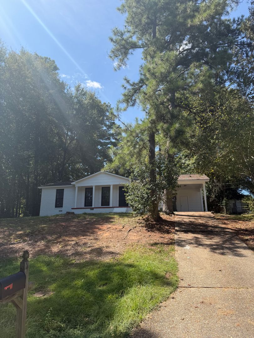 Tuscaloosa House: 3027 44th Place East