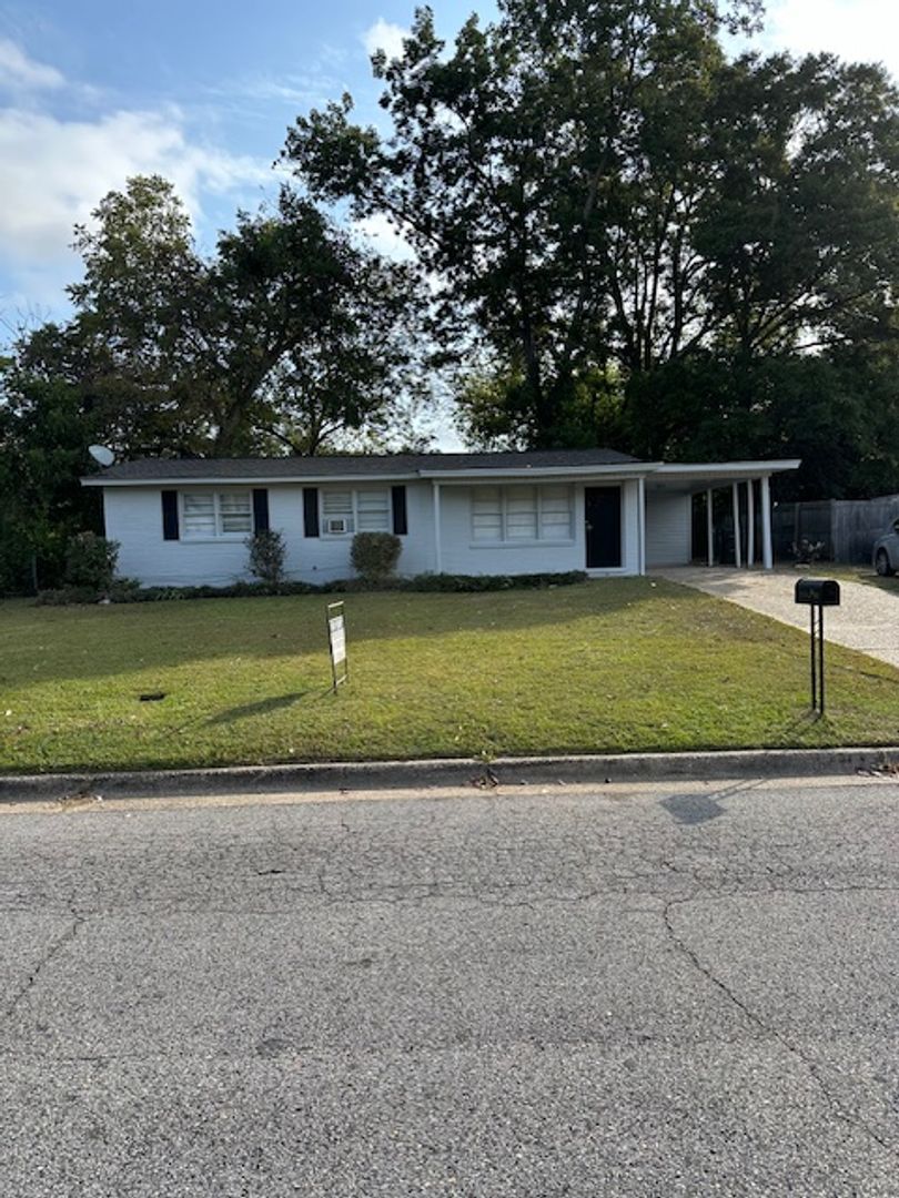 Tuscaloosa House: 3715 2nd Ave