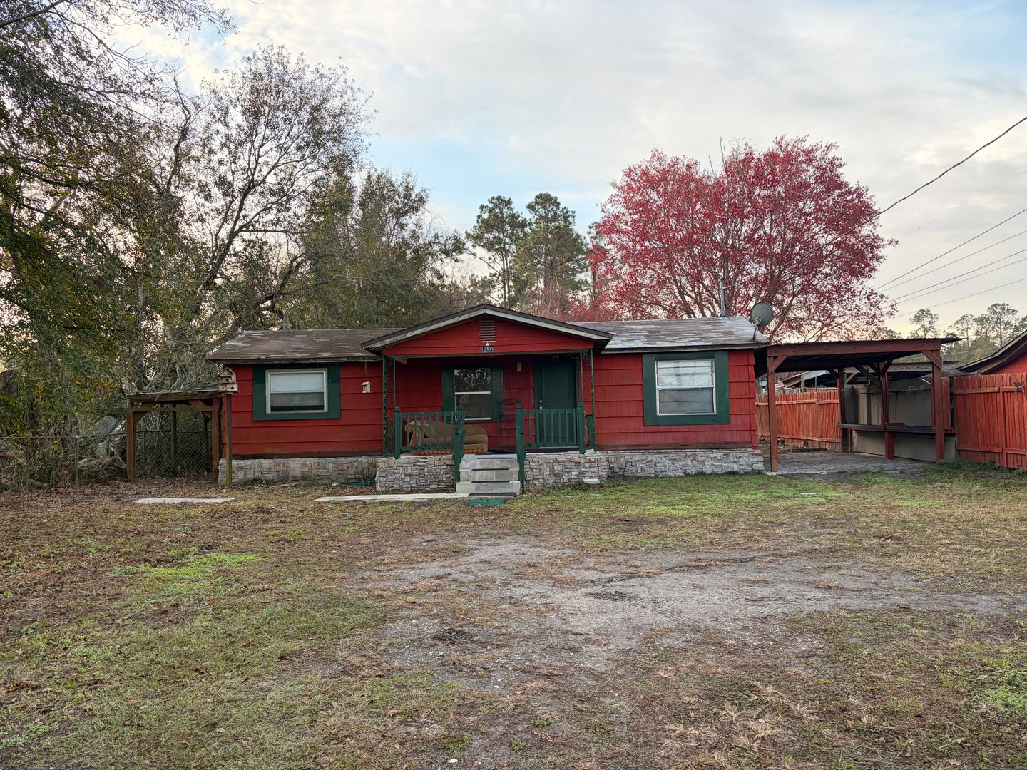 Jacksonville House: 10416 103rd St