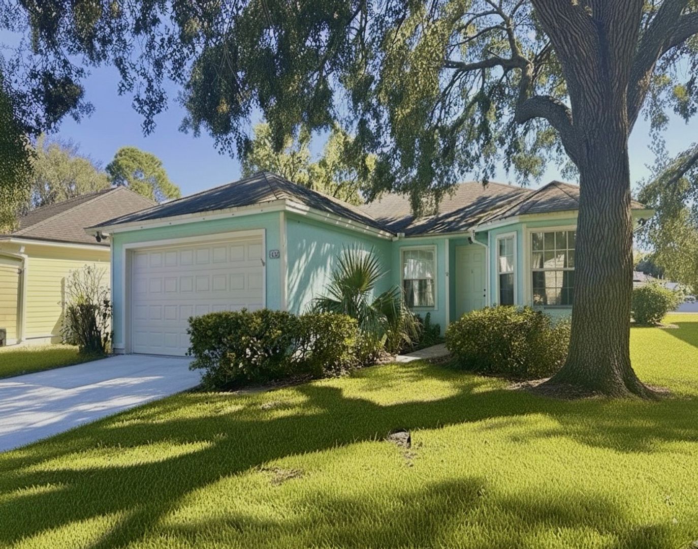 Jacksonville House: 3696 Barbizon Circle N