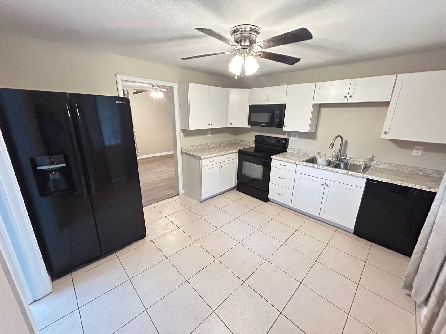 Jacksonville House: 3958 Hunter Cir